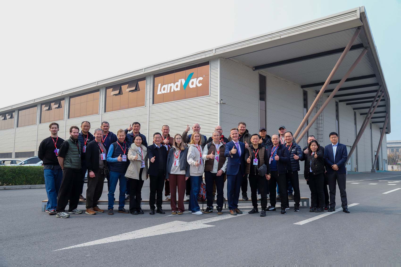 跨国携手，共话共赢 | 国外门窗行业考察团到访兰迪